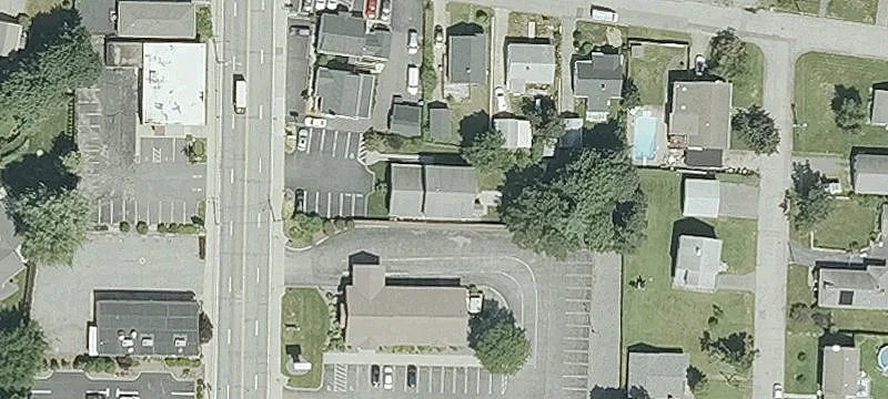 320 Newport Ave