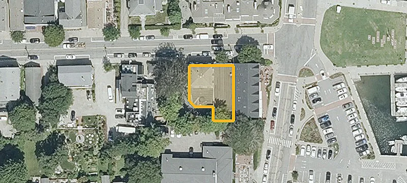 5 Narragansett Ave