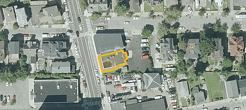 600 Broad St