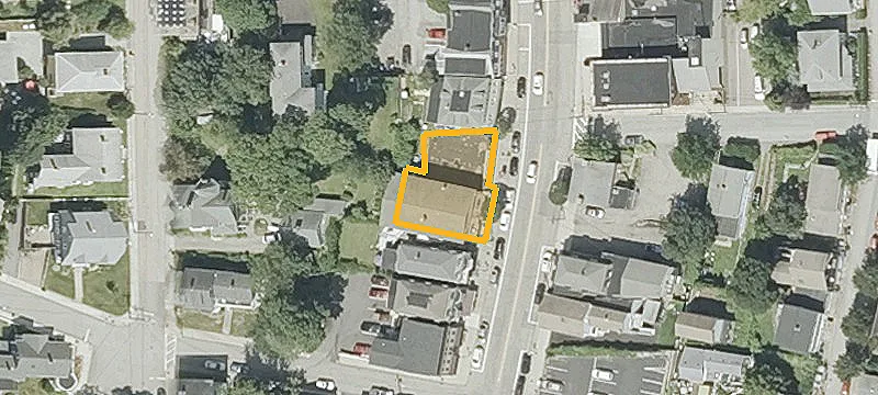 301 Main St