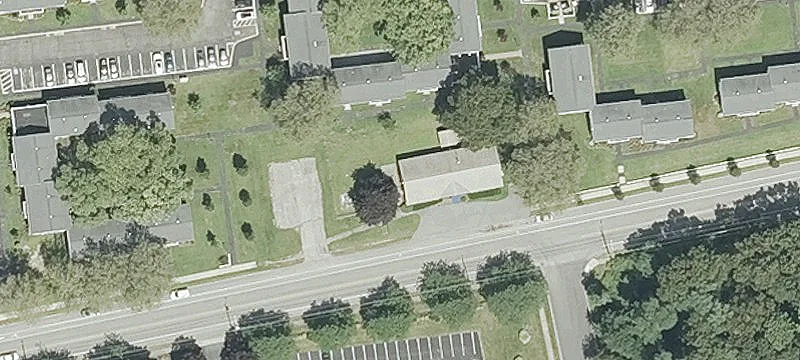 240 Cres Vw Ave