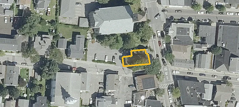 421 Main St