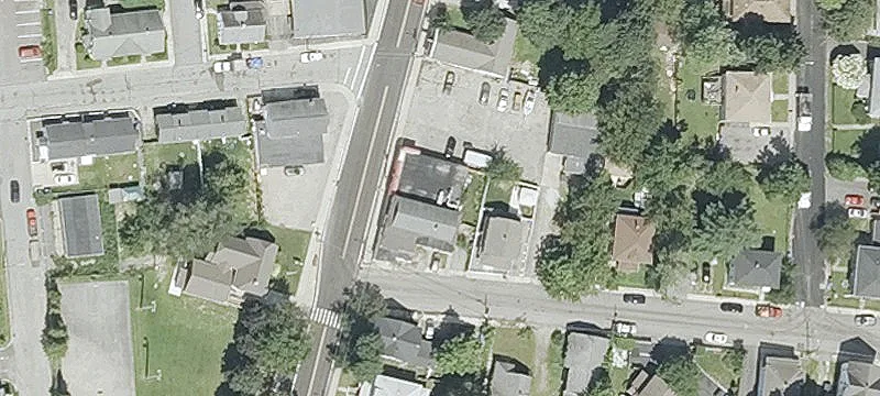 1674 Main St