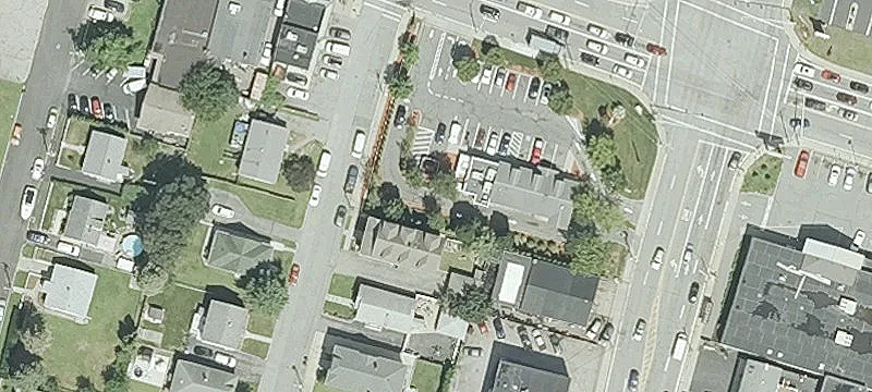 90 Blossom St