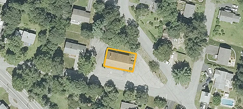 24 Searle Ave