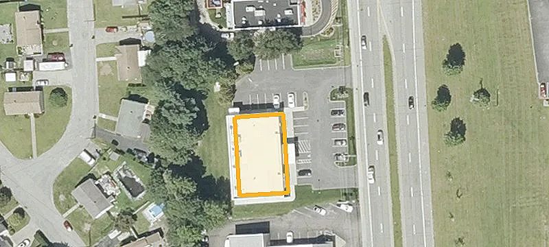 325 Quaker Ln