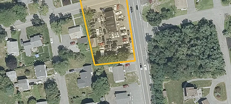 Metacom Ave
