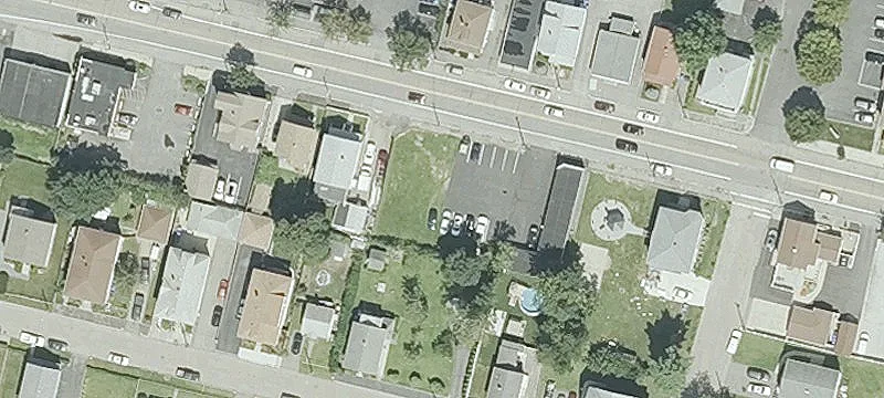 Warren Ave