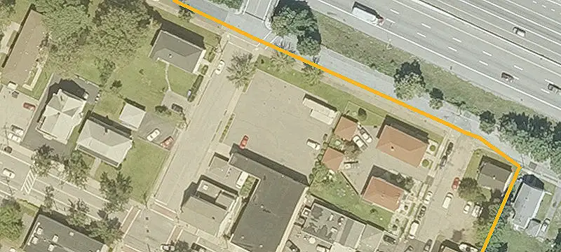 Lyon Ave