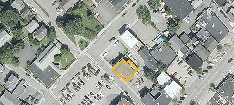 11 Oak St