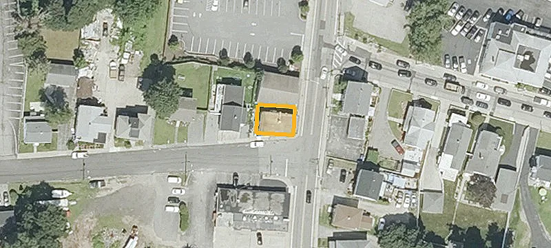 1013 Main St