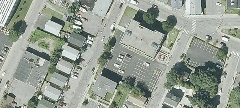 528 Dexter St