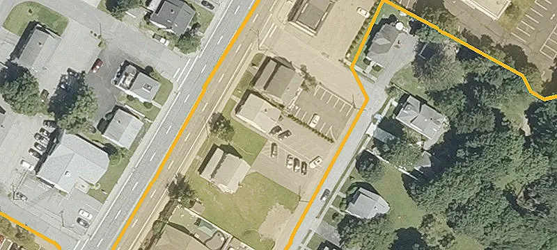 880 Main St