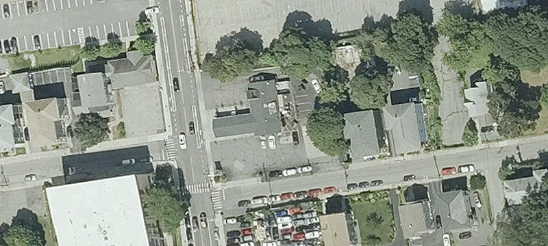 957 Broad St