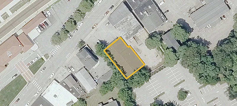 29 Railroad Ave