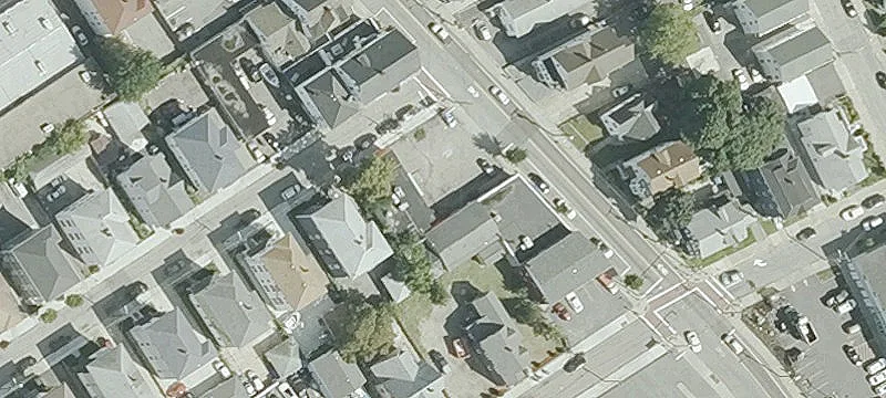 400 Dexter St