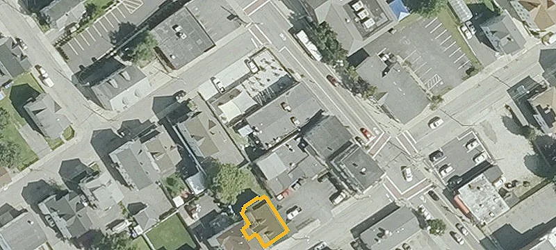 598 Dexter St