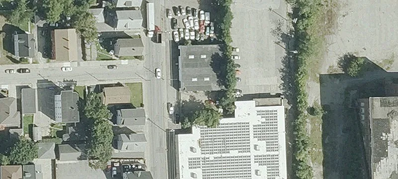 585 Lonsdale Ave