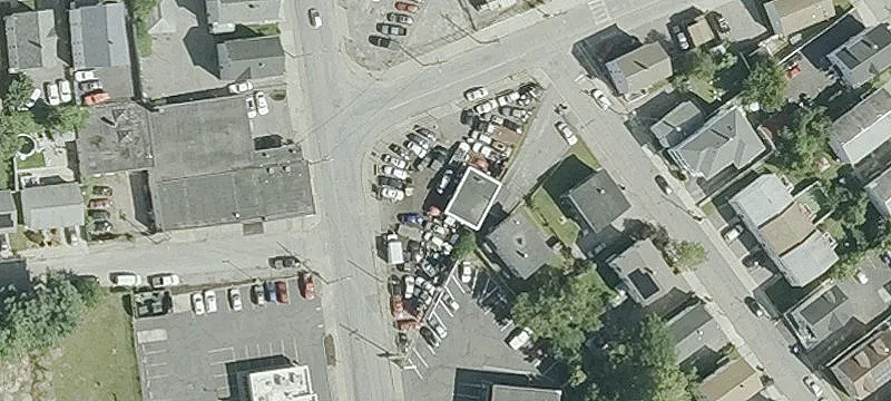819 Lonsdale Ave