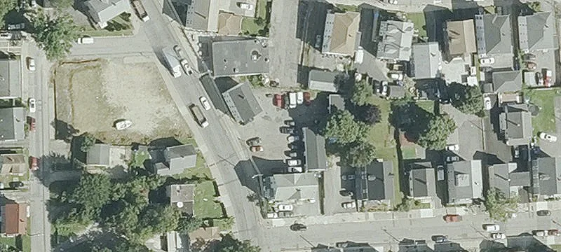 679 Lonsdale Ave
