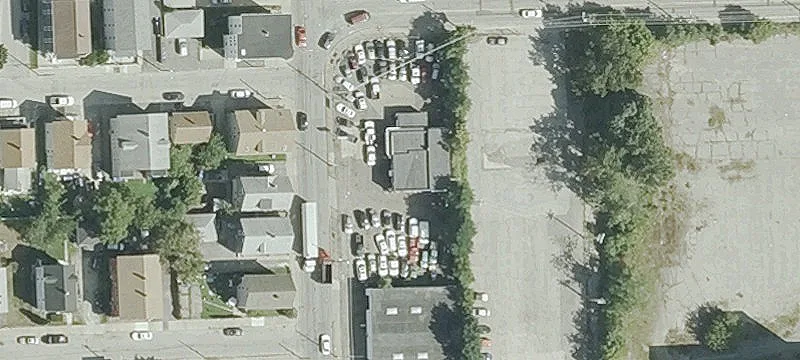 601 Lonsdale Ave
