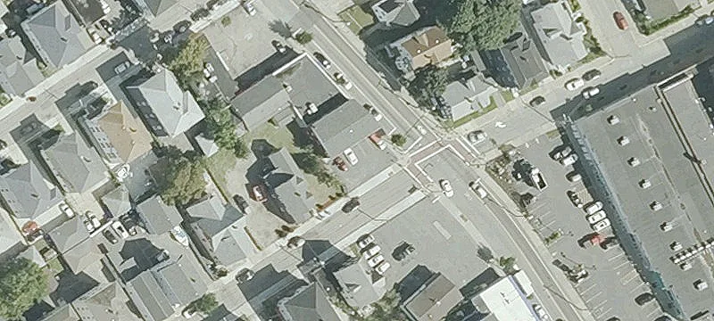 390 Dexter St