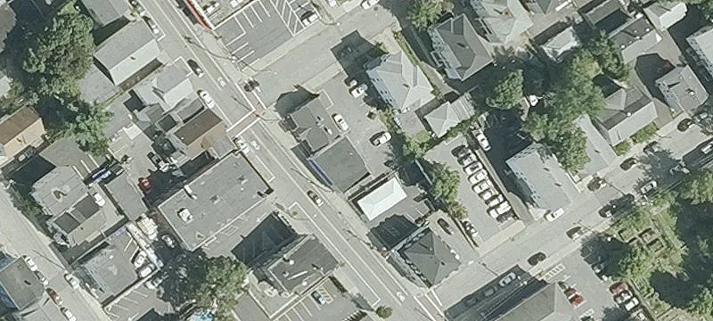 649 Dexter St