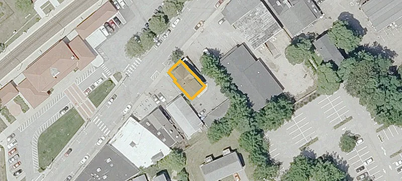 27 Railroad Ave