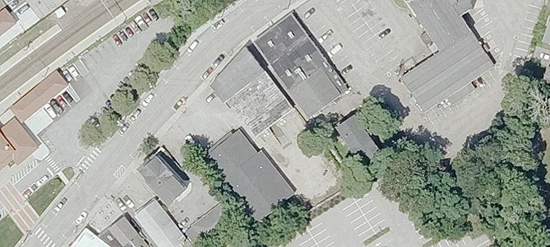 33 Railroad Ave