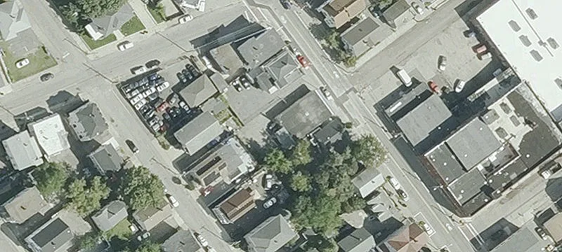854 Dexter St