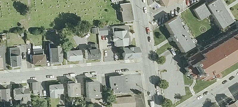 914 Lonsdale Ave