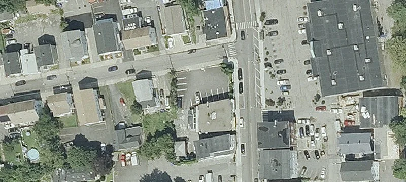818 Broad St