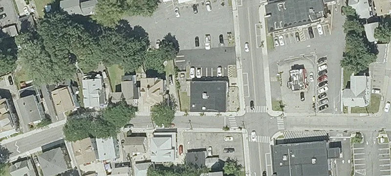 390 Broad St