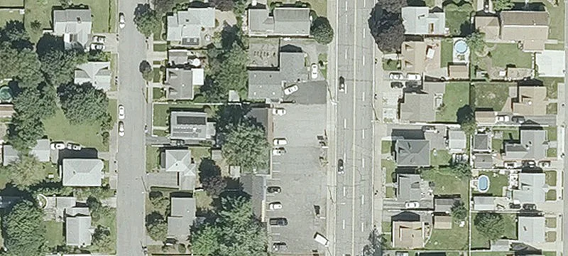 590 Newport Ave