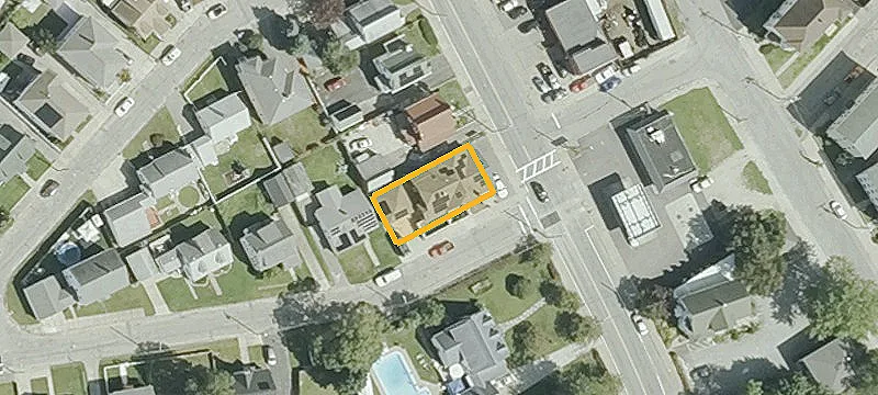 1054 Lonsdale Ave