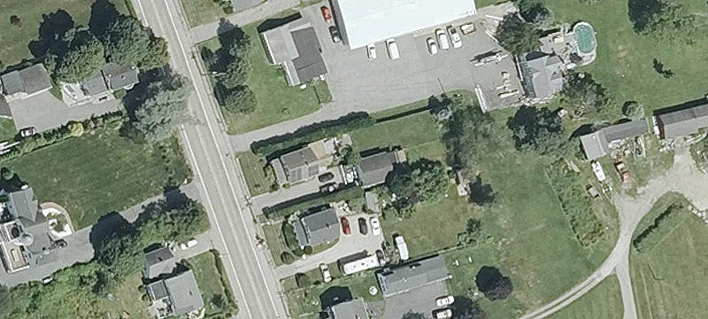 579 Aquidneck Ave