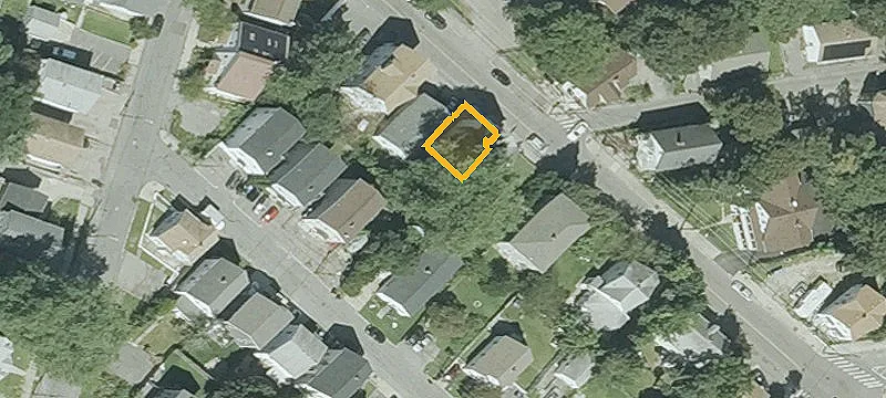938 Douglas Ave