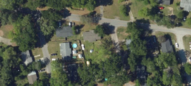 2914 Riverbank Dr