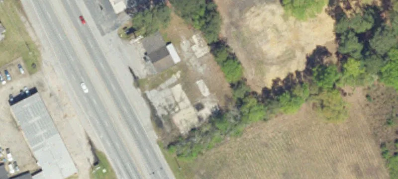 1635 Main St