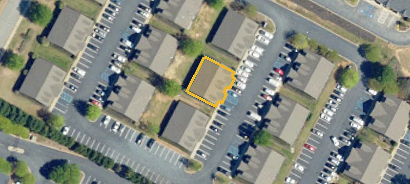 32 Pkwy Cmns Way