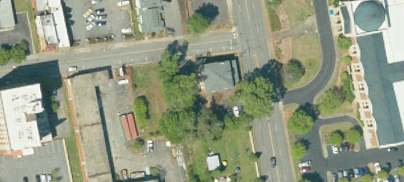 323 Mcduffie St