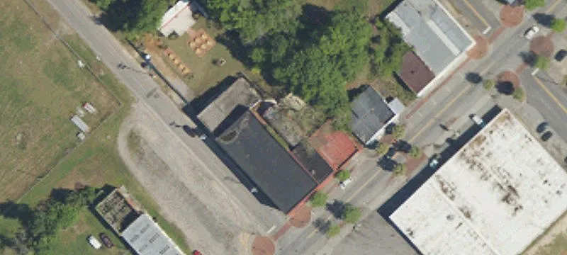 851 Russell St