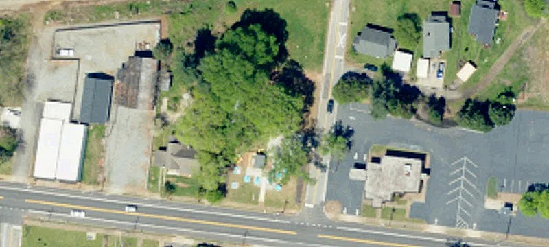 128 Main St