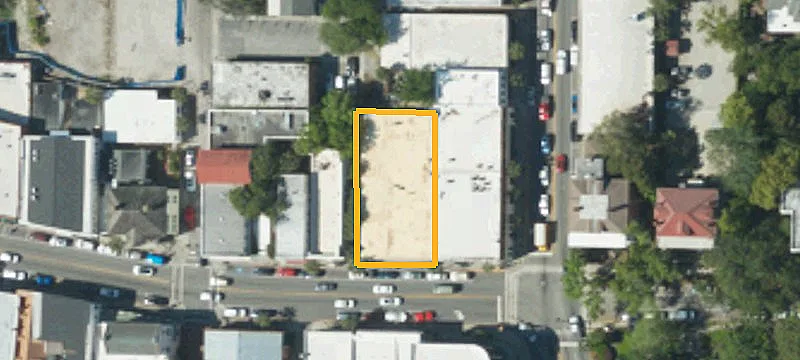 707 Bay St