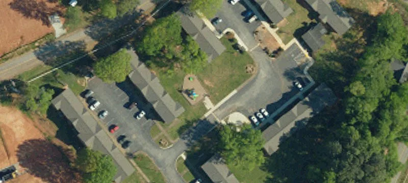 1096 Fairfield Dr