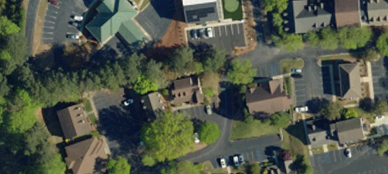 4 Cmns Blvd