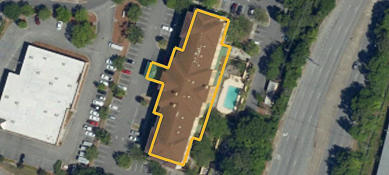 2415 Mall Dr