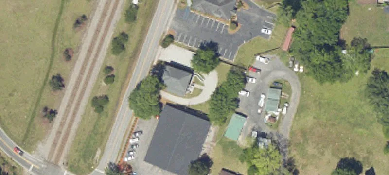 136 Railroad Ave