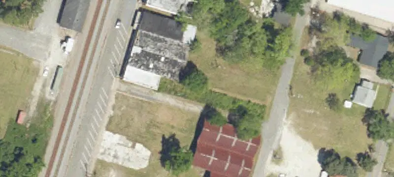1156 Main St