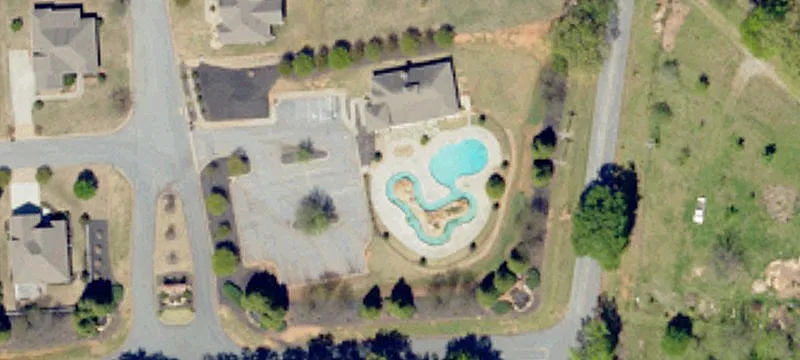 100 Viaroma Dr
